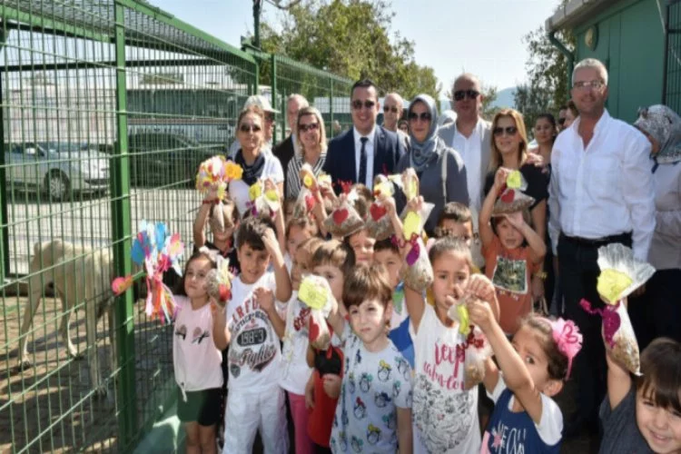 Mustafakemalpaşa'da çocuklar Hayvanları Koruma Gününü kutladı