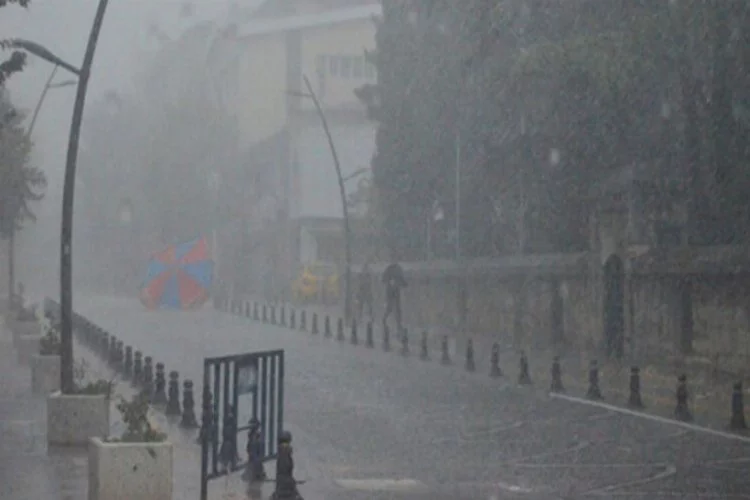 Kırklareli'de yağış şiddetli başladı