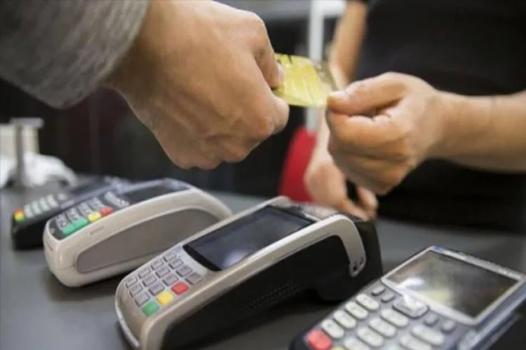 Kredi kartı kullanımı kontrollü artıyor