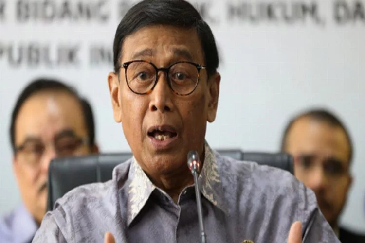 Endonezya Güvenlik Bakanı Wiranto'ya bıçaklı saldırı!