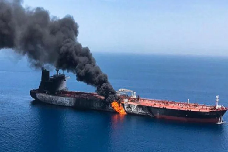 Kızıldeniz'deki İran tankerinde patlama!