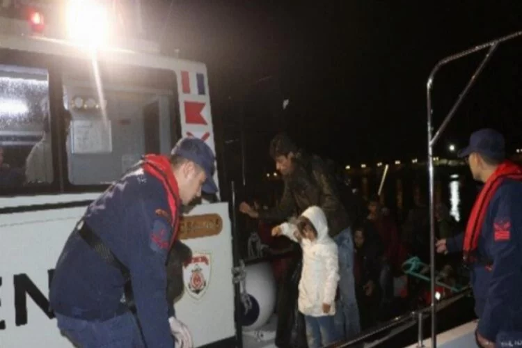 Çanakkale açıklarında 32 göçmen kurtarıldı
