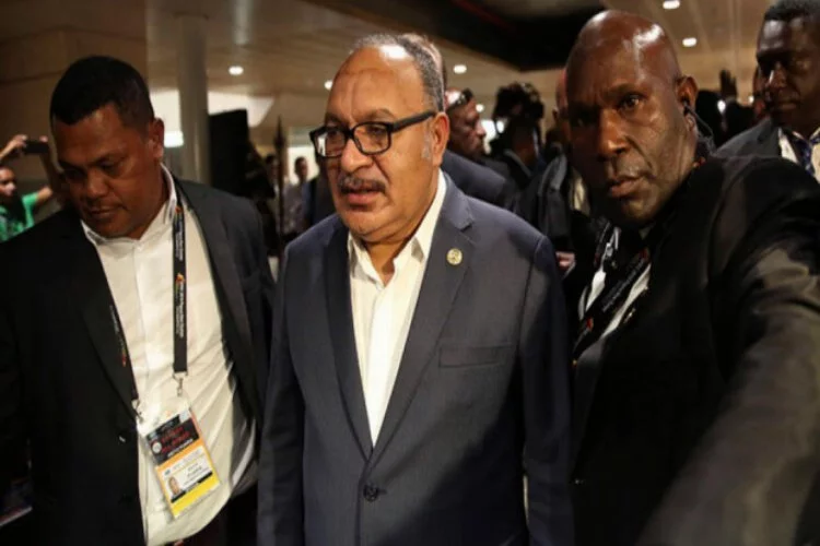 Papua Yeni Gine'de eski başbakana "tutuklama" emri
