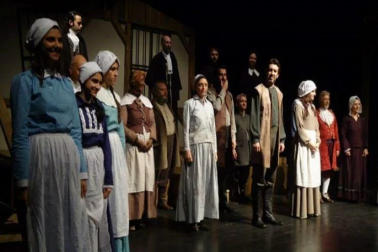 Gemlik'te Özgür Aksoy anısına tiyatro günleri