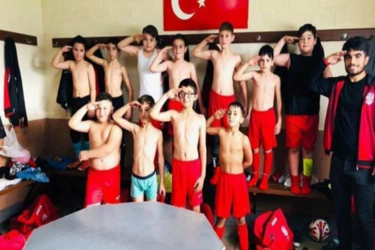 9 yaşındaki futbolculara da 'asker selamı' soruşturması!