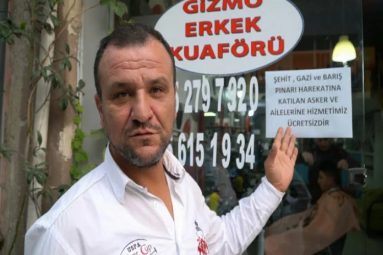 Bursa'da Barış Pınarı Harekatına destek için ücretsiz tıraş ediyor