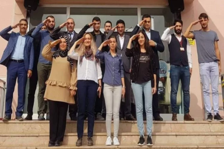 Bursa'da öğretmenlerden asker selamı