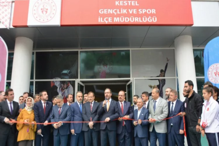 Bursa'nın ilk Olimpik Buz Pateni-Hokeyi Salonu açıldı