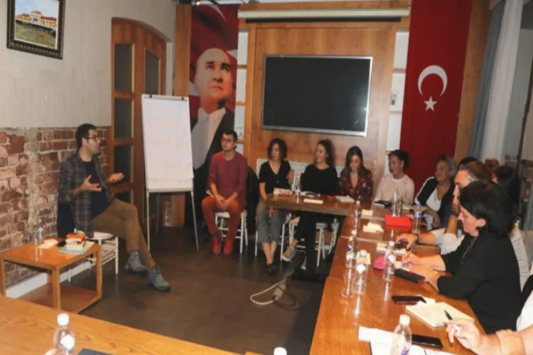 Bursa'da Enver Aysever ile 'yazı akademisi'nin ilk dönemi başladı