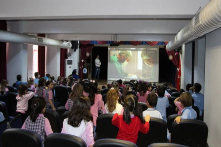 Bursa'da okullarda sokak hayvanları için eğitim çalışması yapıldı