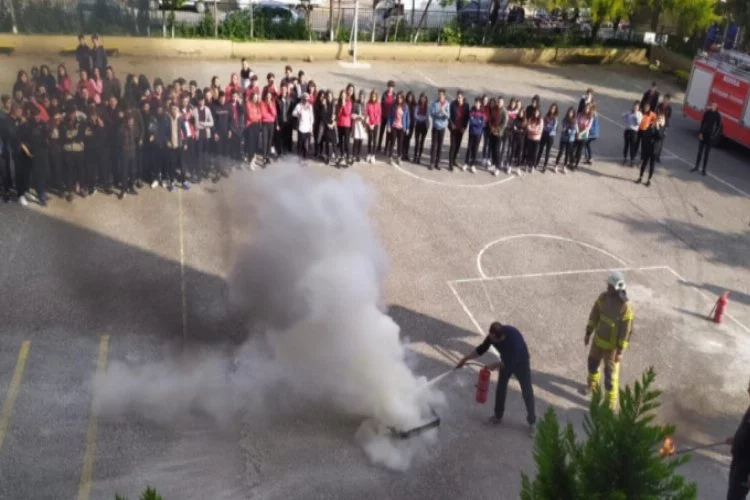 Mustafakemalpaşa'da okulda yangın tatbikatı