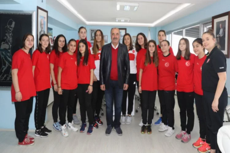 Bursa'da "Poyrazın kızları'ndan milli gurur