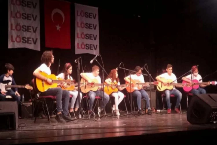 Bursa'da LÖSEV'den farkındalık konseri