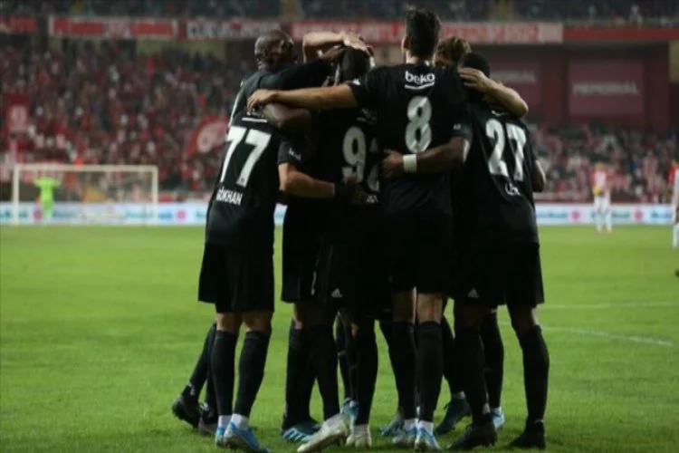 Beşiktaş 5 maçta zirveye ortak