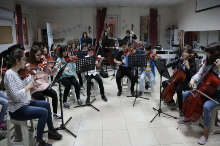Bursa'da barışın sesini müzikle duyuruyorlar