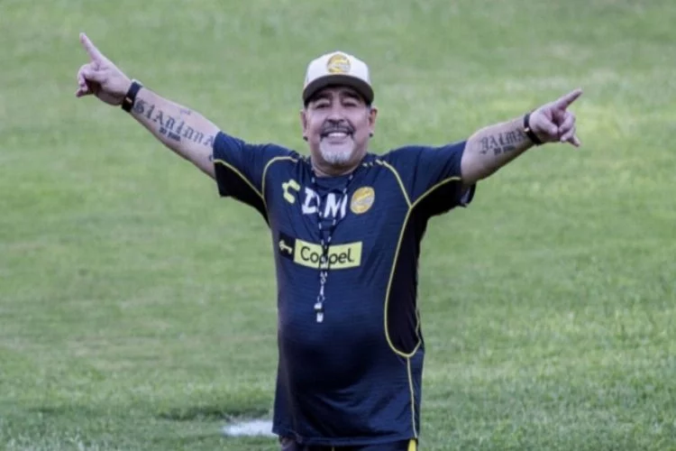 Maradona'dan flaş karar!