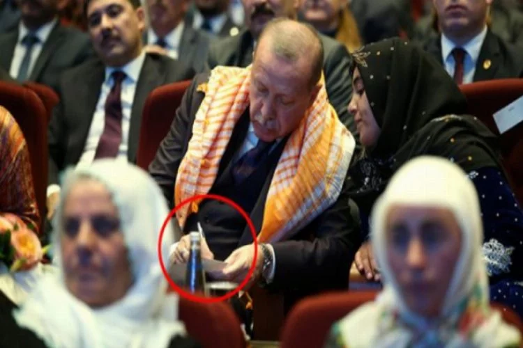 Erdoğan, işçi kadınlarla fotoğraf çektirip not aldı