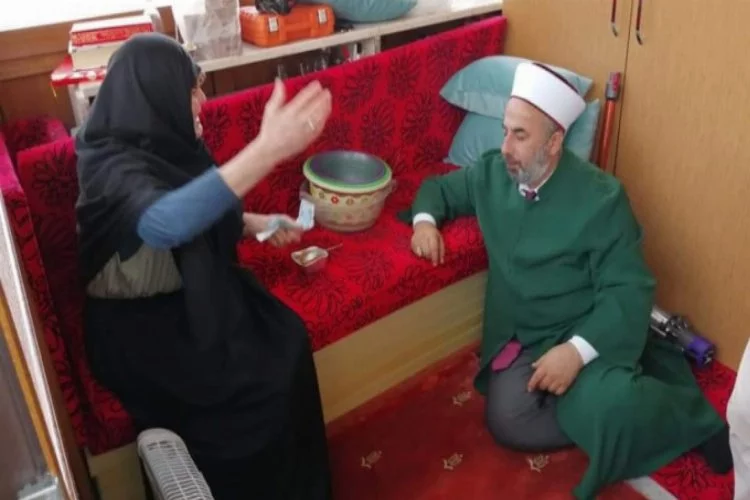 Bursa'da yaşlı kadın maaşının yarısını cami inşaatına bağışladı