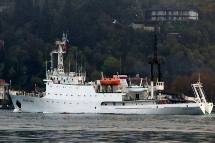 Rus istihbarat gemisi Boğaz'dan geçti