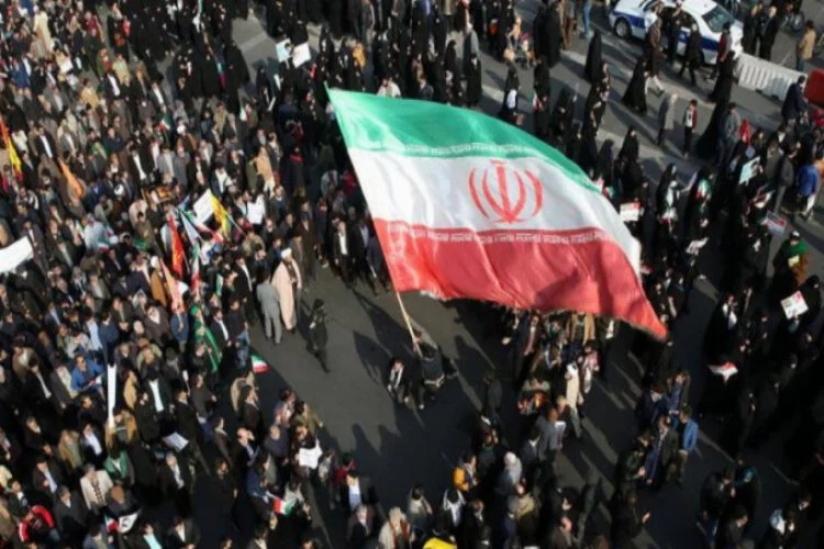 İran'da gösteri hasarı büyük!