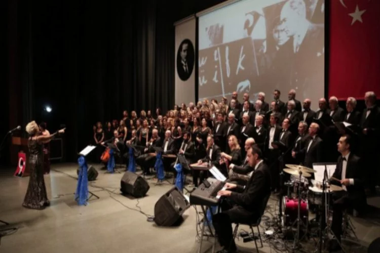 Nilüfer Belediyesi TSM Korosu'ndan Öğretmenler Günü konseri