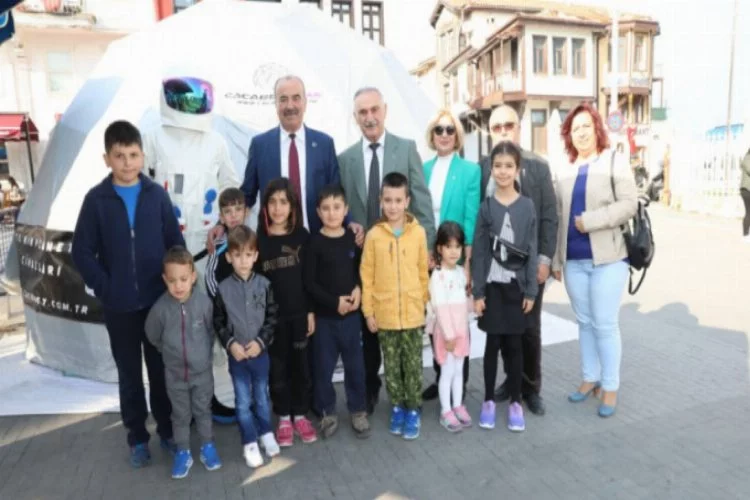 Bursa'da öğrenciler gök bilimlerini öğrendi