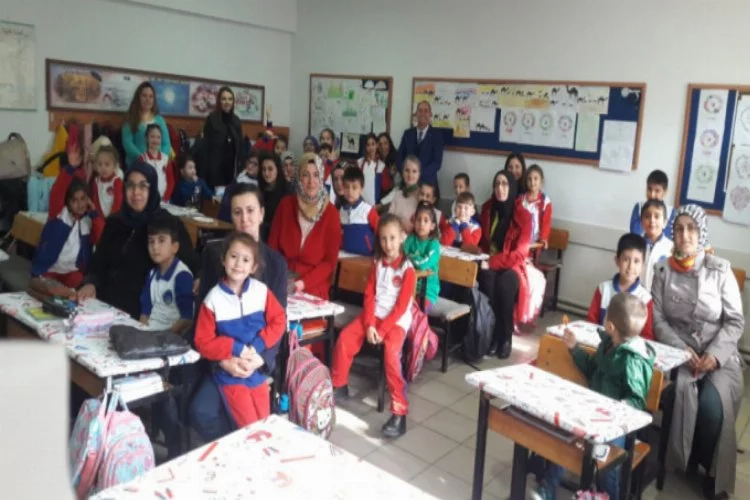 Bursa'da miniklerden öğretmenlerine pastalı sürpriz