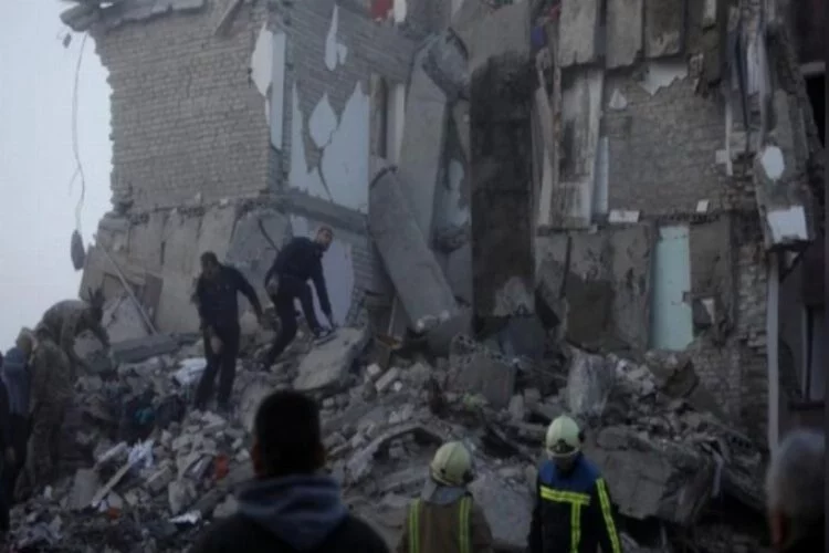 Arnavutluk'taki depremde ölü sayısı arttı