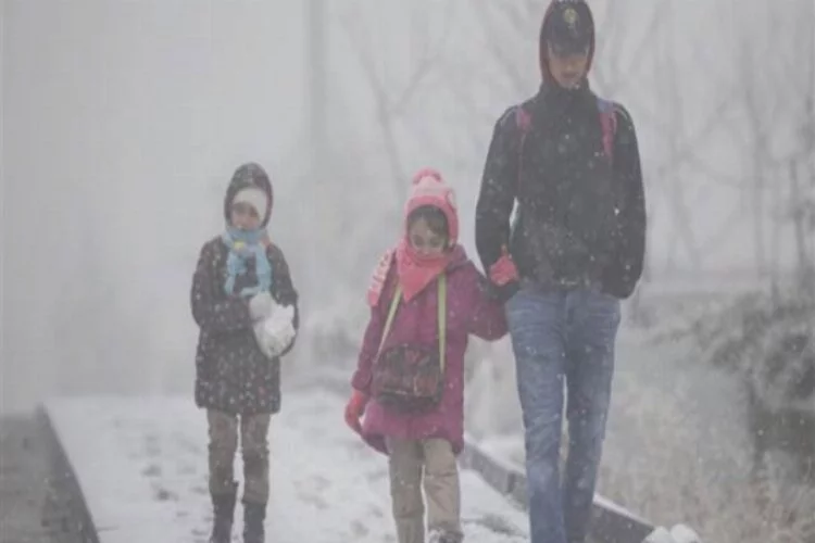 Ankara'da kar yağışı etkili oluyor!