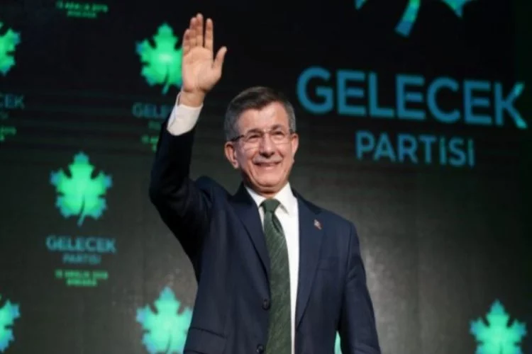 Davutoğlu'ndan parti ismi ve logosuna ilişkin değerlendirme