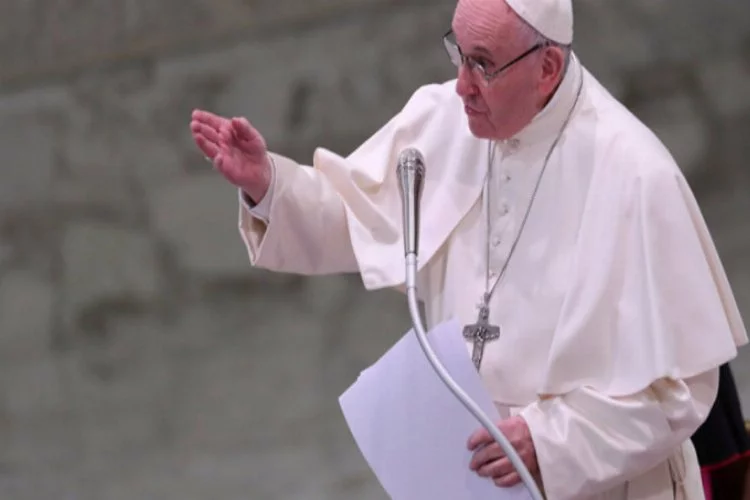 Papa Francis, cinsel istismar davalarında 'papalık sırrı' uygulamasını kaldırdı