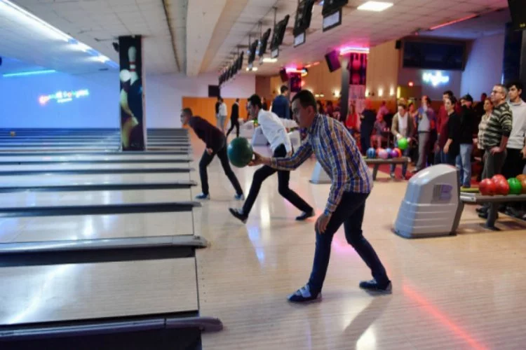 Osmangazi personelinin bowling heyecanı
