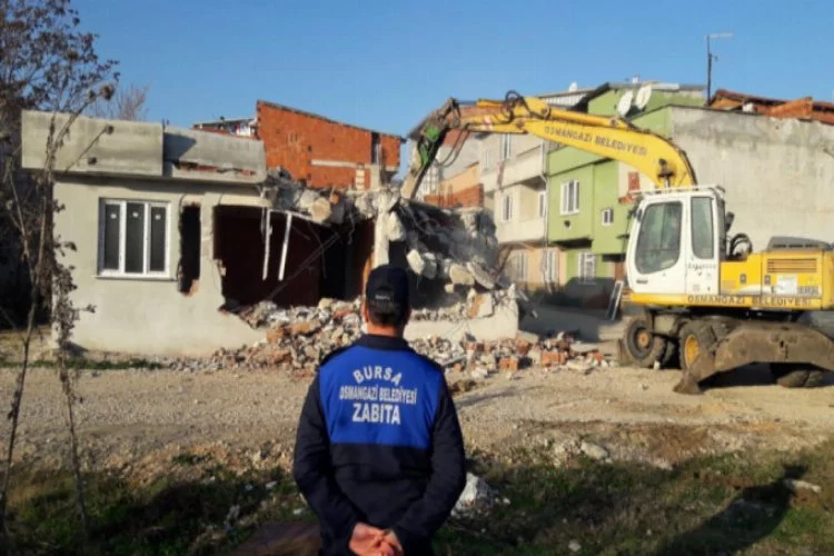 Bursa'da Yunuseli Mahallesi'nde kaçak yıkımı!