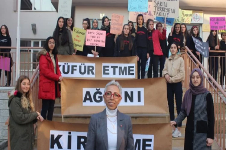 Bursa'da liseli genç kızlardan anlamlı kampanya