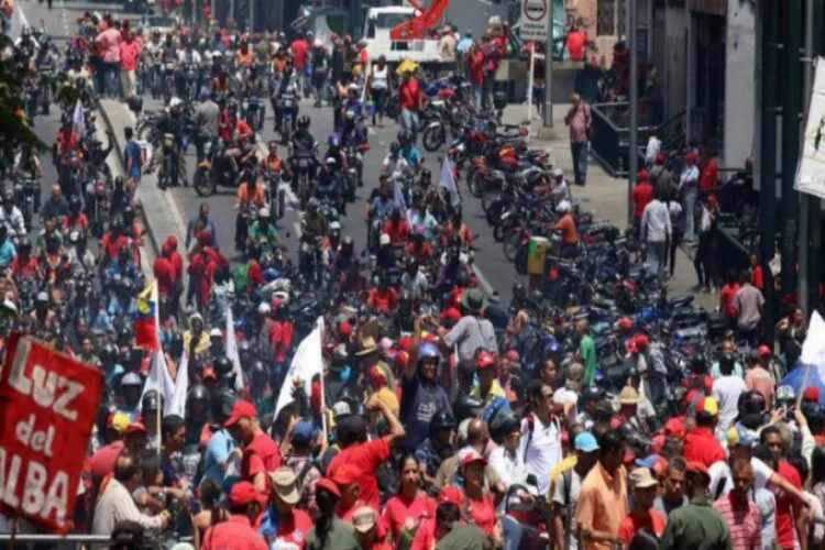 4,7 milyon Venezuelalı ülkesini terk etti