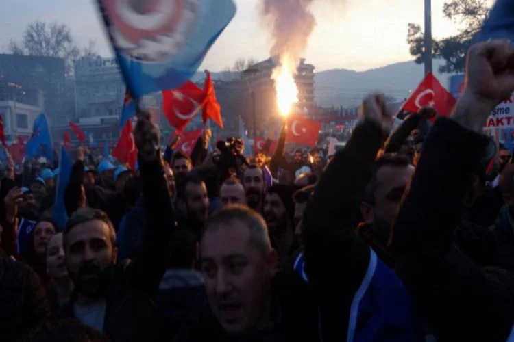 Bursa'da 5 bin metal işçisi sokağa çıktı!