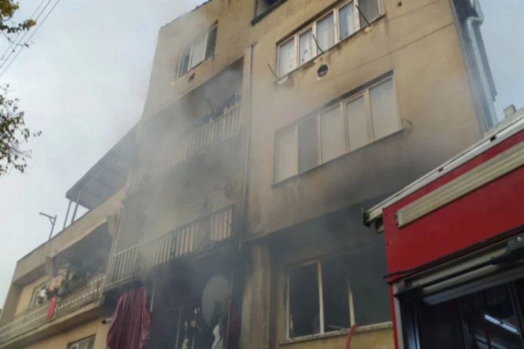 Bursa'da 10 kişi alevler ortasında kaldı!