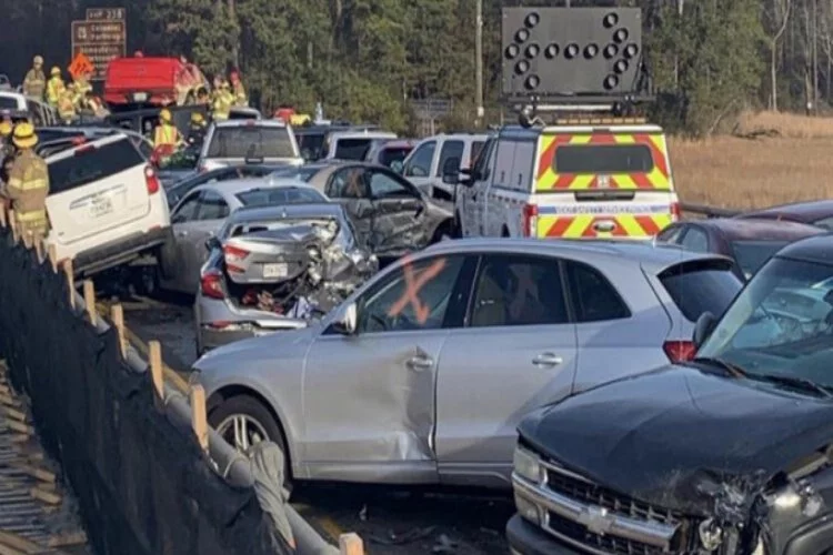 ABD'de feci kaza! 69 araç birbirine girdi