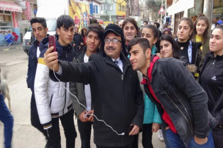 Bursa'da öksüz ve yetim çocuklardan İstiklal Marşı yarışması