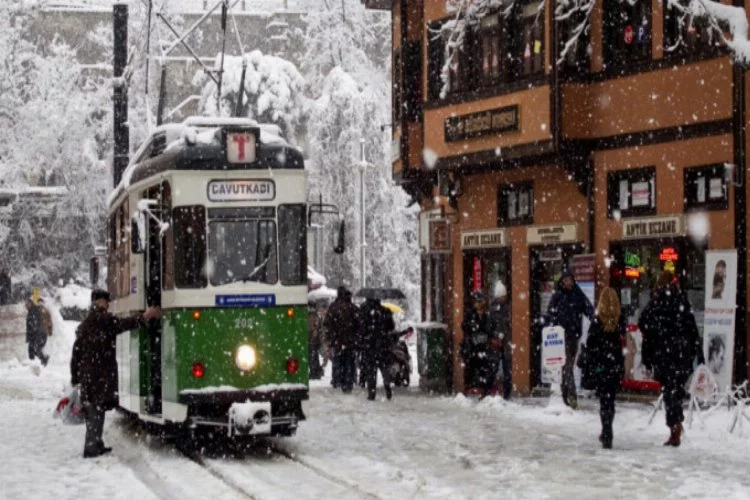Bursa'ya kar geliyor!