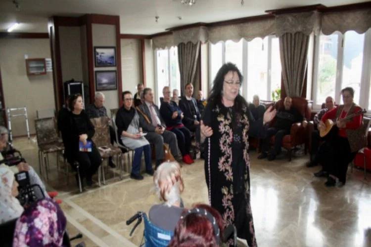 Bursa'da Huzur Özen Yaşlı Konukevi, âşıklara ikinci baharı yaşatıyor