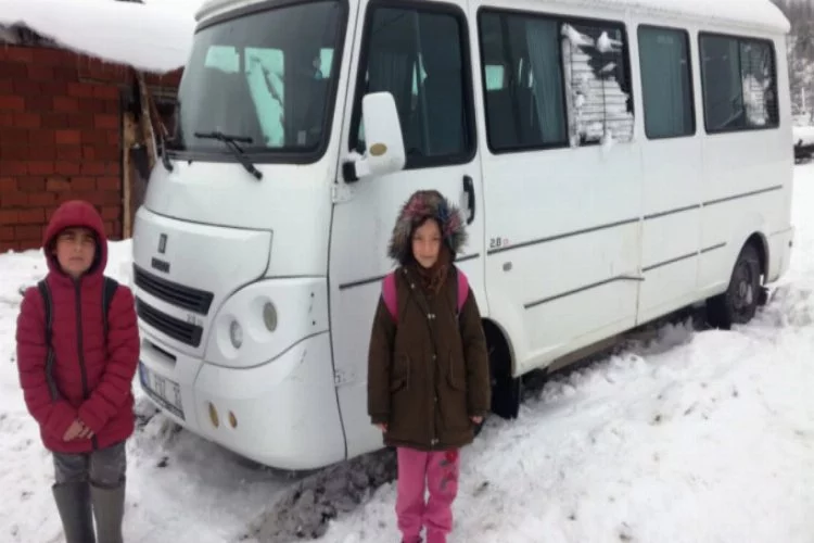 Bursa'da kar esareti! Okullarına gidemiyorlar...
