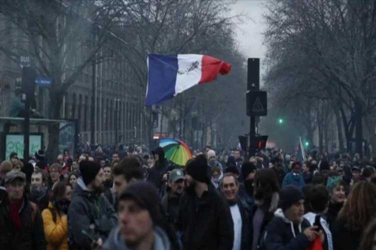 Fransa Ekonomi Bakanı'ndan grev açıklaması