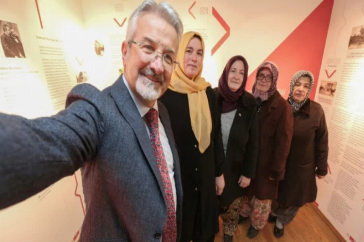 Başkan Erdem'den müzede selfie