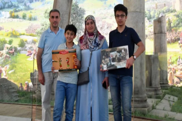 Panorama 1326 Bursa Fetih Müzesi'nde öğrencilere karne hediyesi
