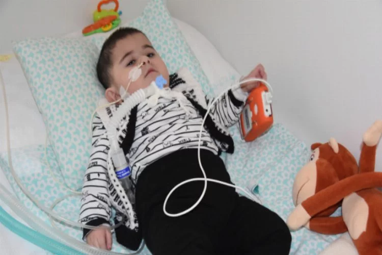Bursa'da oğullarının yanlış tedavi sonucu sakat kaldığını iddia eden aileden suç duyurusu