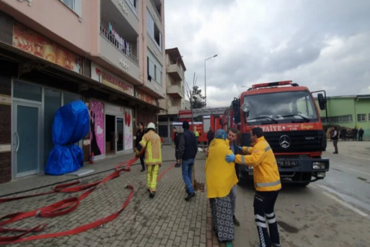 Bursa'da yangında 10 kişilik hastanelik oldu!