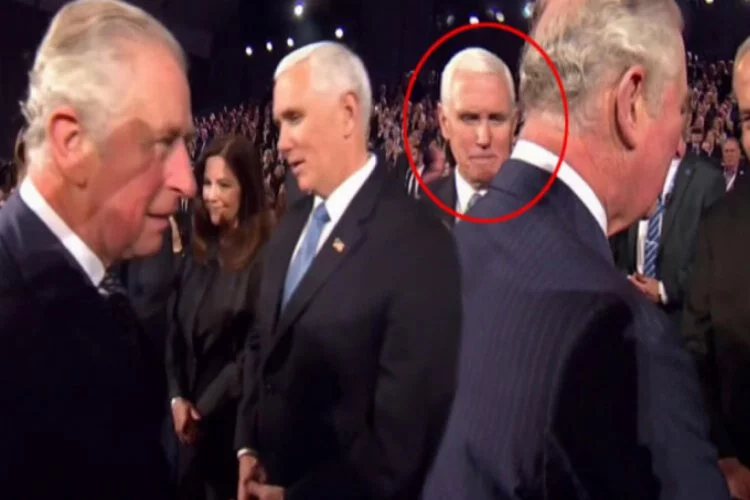Mike Pence'in elini sıkmadı...