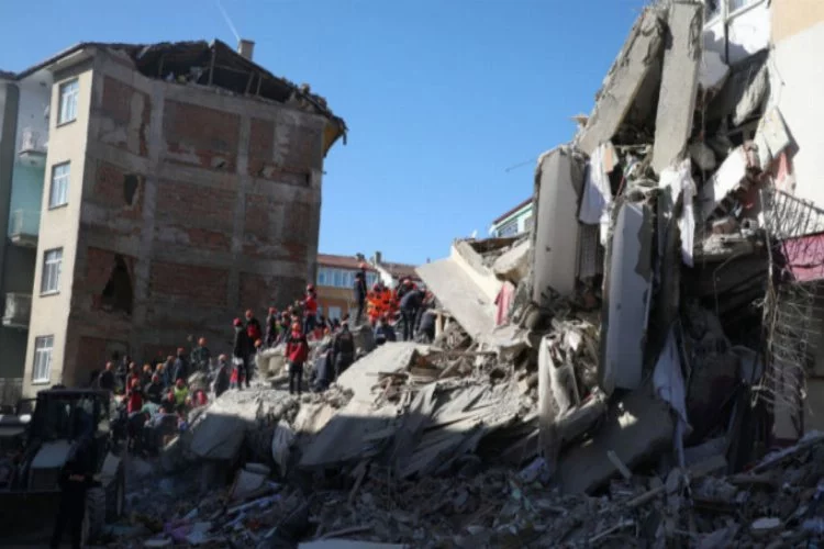 AFAD, Elazığ depreminde hayatını kaybedenlerin sayısını açıkladı