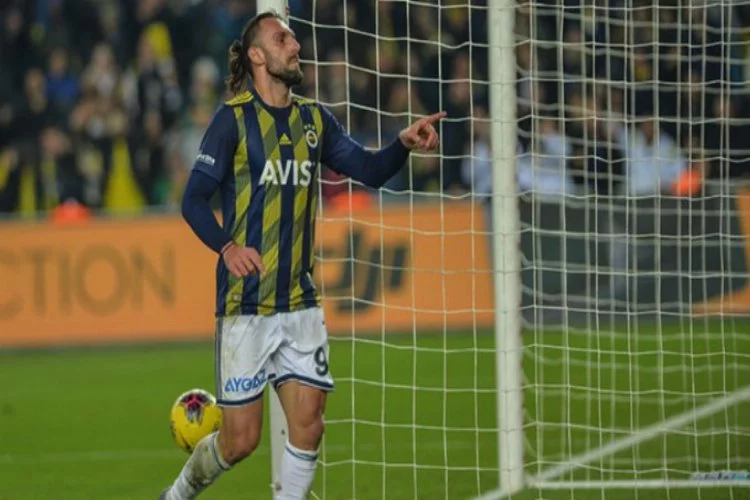 Fenerbahçe, Başakşehir'i iki golle geçti